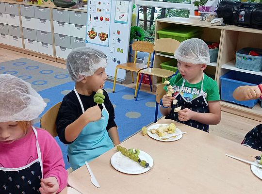 Gr. III Robimy owocowe szaszłyki