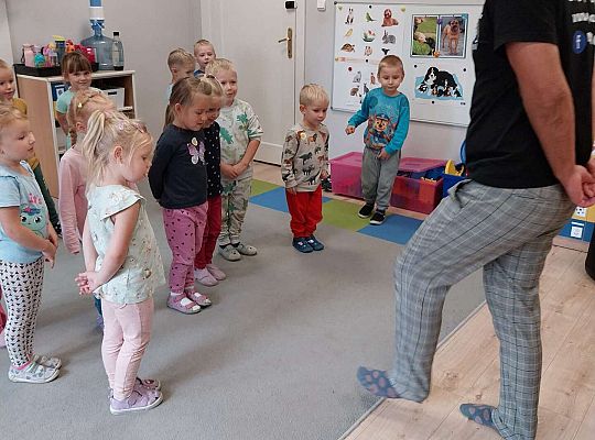 Gr. II Zabawy rytmiczno - taneczne z tatą Ali