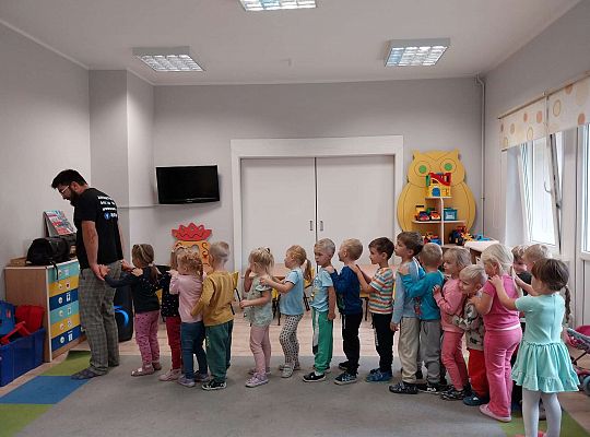 Gr. II Zabawy rytmiczno - taneczne z tatą Ali