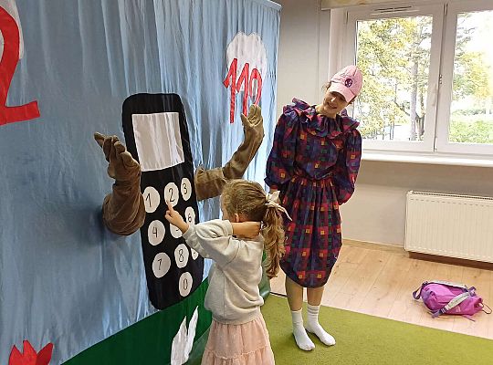 Teatrzyk - "Wybierz numer 112"