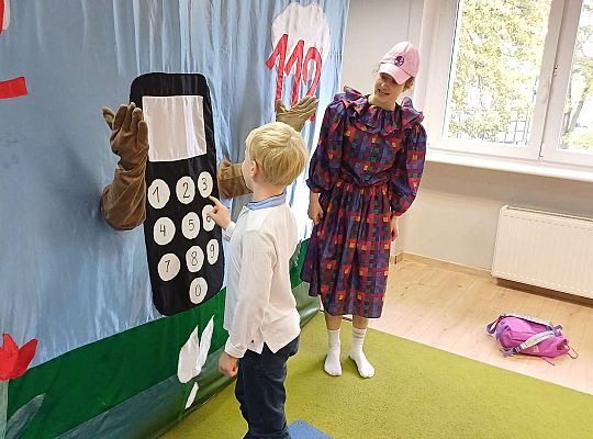 Teatrzyk - "Wybierz numer 112"