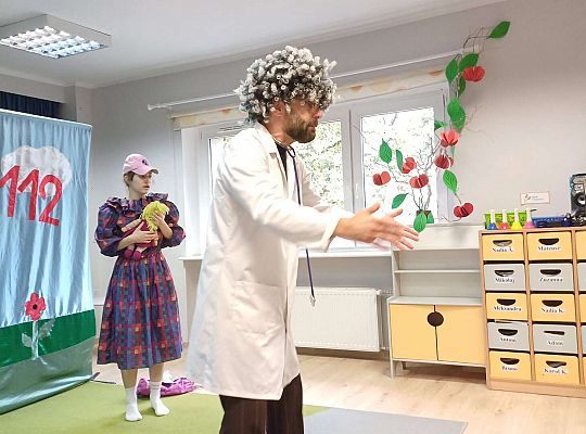 Teatrzyk - "Wybierz numer 112"