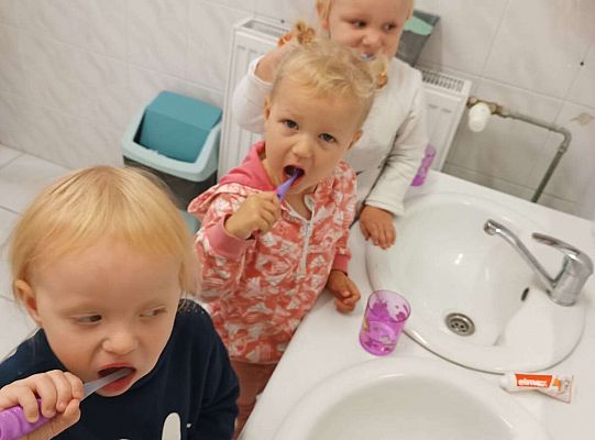 Gr.I Maluchy myją zęby