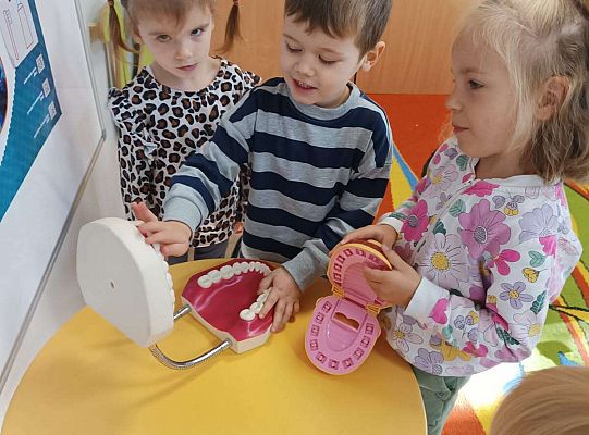 Gr.I Maluchy myją zęby