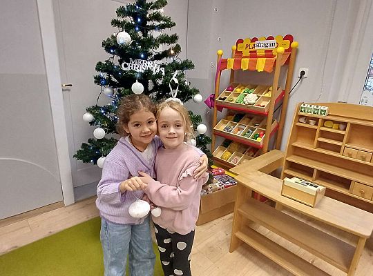 Gr. IV Stroimy choinkę