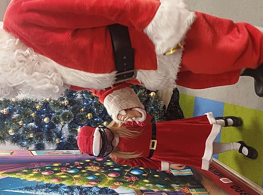 Gr. III i IV Zabawy z Mikołajem