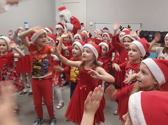 Gr. III i IV Zabawy z Mikołajem