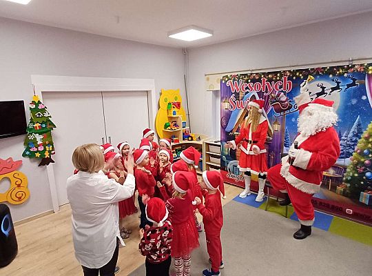 Gr. III i IV Zabawy z Mikołajem