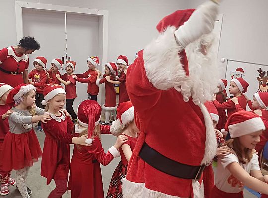 Gr. III i IV Zabawy z Mikołajem