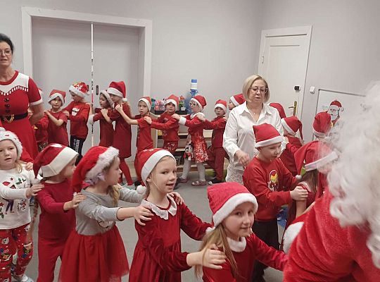 Gr. III i IV Zabawy z Mikołajem