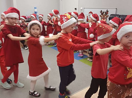 Gr. III i IV Zabawy z Mikołajem