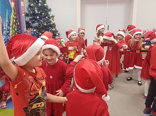 Gr. III i IV Zabawy z Mikołajem