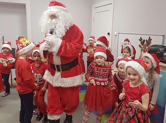 Gr. III i IV Zabawy z Mikołajem