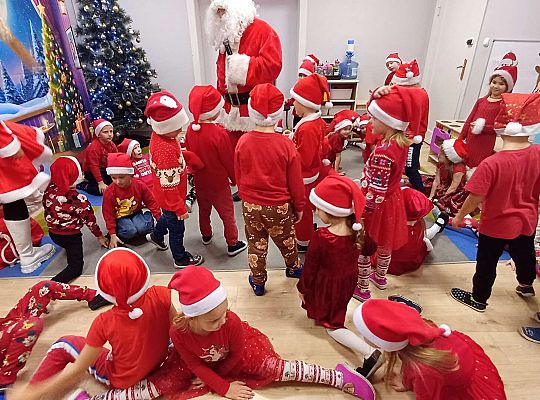 Gr. III i IV Zabawy z Mikołajem