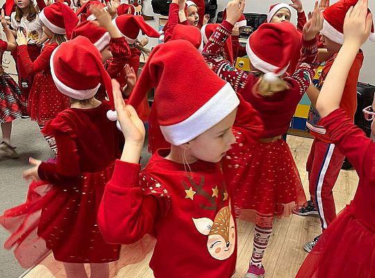 Gr. III i IV Zabawy z Mikołajem