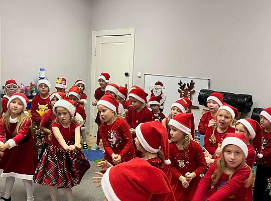 Gr. III i IV Zabawy z Mikołajem