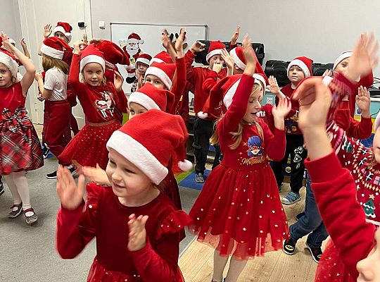 Gr. III i IV Zabawy z Mikołajem