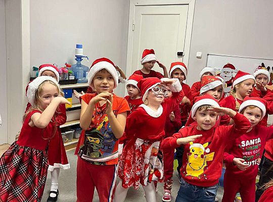 Gr. III i IV Zabawy z Mikołajem