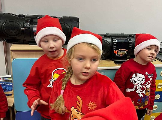 Gr. III i IV Zabawy z Mikołajem