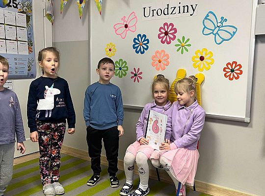 Gr. III Urodzinki Zosi i Zuzi