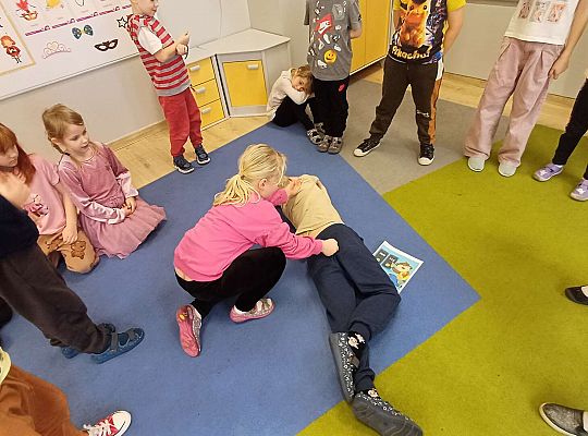 Gr.IV Światowy Dzień Pierwszej Pomocy -projekt "Szlachetnie i zdrowo z małpką Iwoną"
