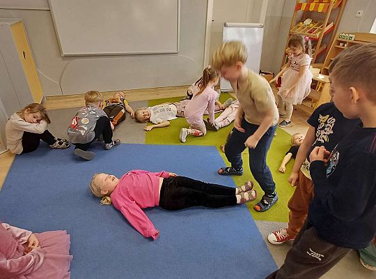 Gr.IV Światowy Dzień Pierwszej Pomocy -projekt "Szlachetnie i zdrowo z małpką Iwoną"