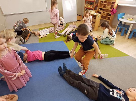 Gr.IV Światowy Dzień Pierwszej Pomocy -projekt "Szlachetnie i zdrowo z małpką Iwoną"