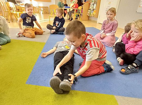 Gr.IV Światowy Dzień Pierwszej Pomocy -projekt "Szlachetnie i zdrowo z małpką Iwoną"