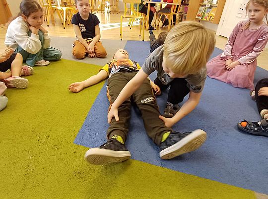 Gr.IV Światowy Dzień Pierwszej Pomocy -projekt "Szlachetnie i zdrowo z małpką Iwoną"