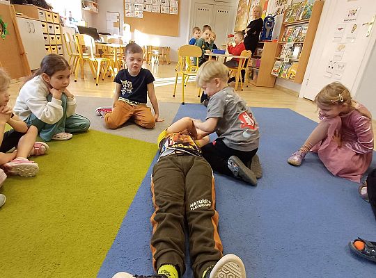 Gr.IV Światowy Dzień Pierwszej Pomocy -projekt "Szlachetnie i zdrowo z małpką Iwoną"