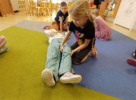 Gr.IV Światowy Dzień Pierwszej Pomocy -projekt "Szlachetnie i zdrowo z małpką Iwoną"