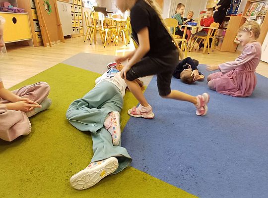 Gr.IV Światowy Dzień Pierwszej Pomocy -projekt "Szlachetnie i zdrowo z małpką Iwoną"