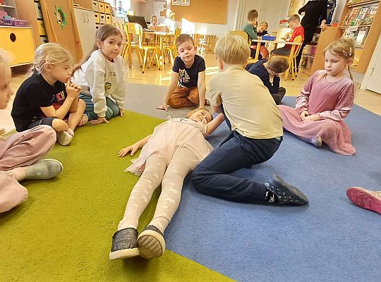 Gr.IV Światowy Dzień Pierwszej Pomocy -projekt "Szlachetnie i zdrowo z małpką Iwoną"