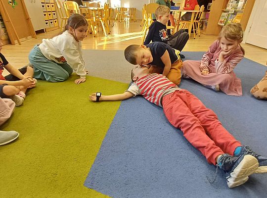 Gr.IV Światowy Dzień Pierwszej Pomocy -projekt "Szlachetnie i zdrowo z małpką Iwoną"