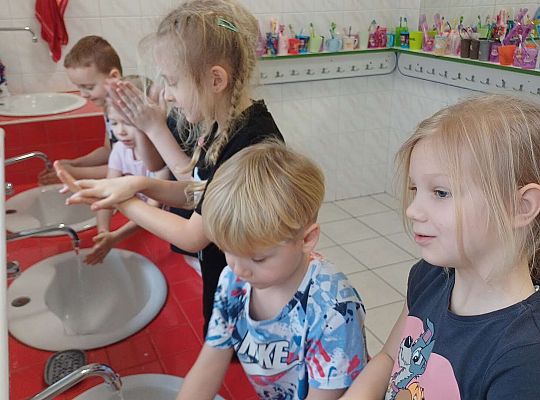 Gr.IV Dzień mycia rąk - Szlachetnie I zdrowo z małpką Iwoną