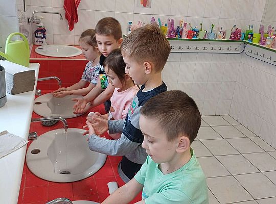 Gr.IV Dzień mycia rąk - Szlachetnie I zdrowo z małpką Iwoną