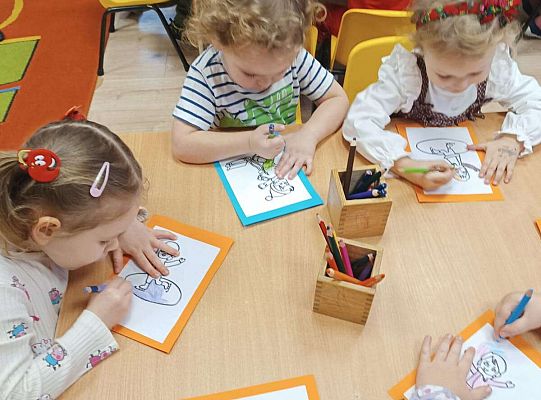 Gr.I  Bezpieczne ferie, Zabawy z absolwentkami przedszkola