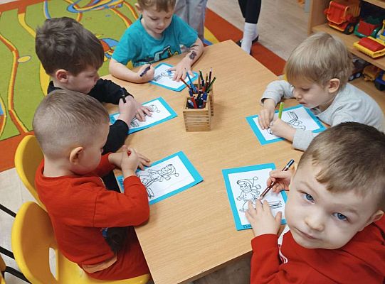 Gr.I  Bezpieczne ferie, Zabawy z absolwentkami przedszkola