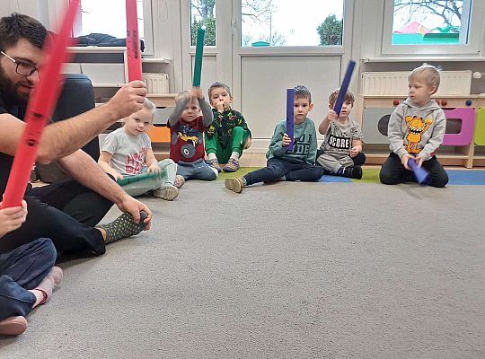 Gr.II Zabawy rytmiczne z tatą Ali