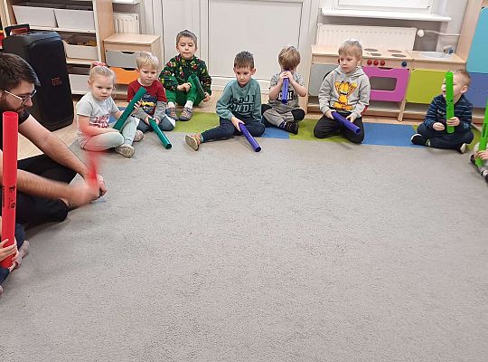 Gr.II Zabawy rytmiczne z tatą Ali