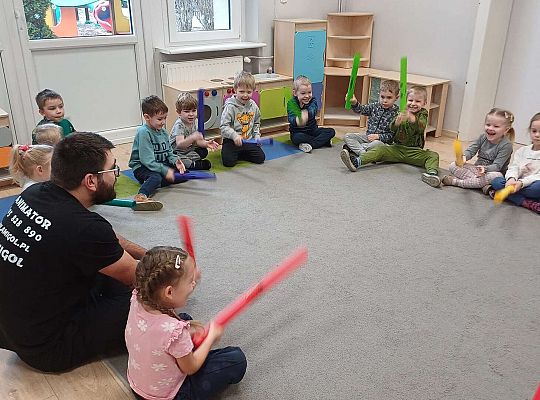 Gr.II Zabawy rytmiczne z tatą Ali