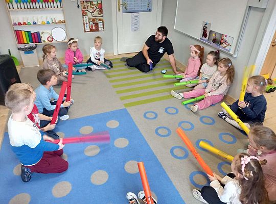 Gr. III Zabawy rytmiczne z tatą Witka