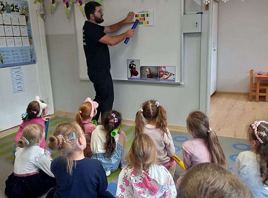 Gr. III Zabawy rytmiczne z tatą Witka