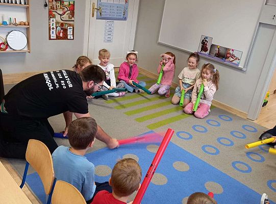 Gr. III Zabawy rytmiczne z tatą Witka