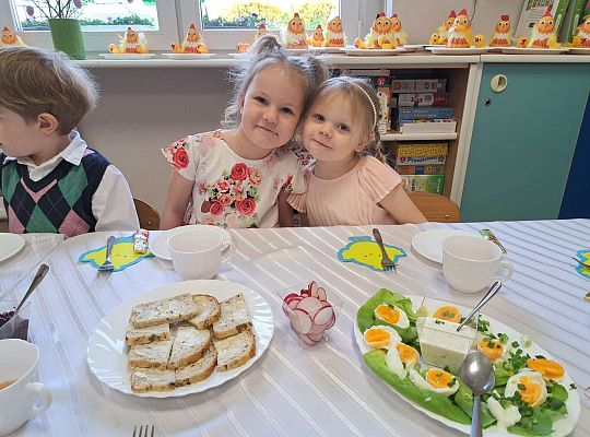 Gr.II Wielkanocne śniadanie oraz szukanie wielkanocnych niespodzianek
