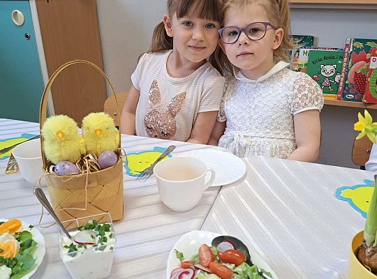 Gr.II Wielkanocne śniadanie oraz szukanie wielkanocnych niespodzianek