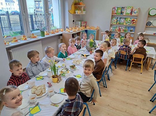 Gr.II Wielkanocne śniadanie oraz szukanie wielkanocnych niespodzianek