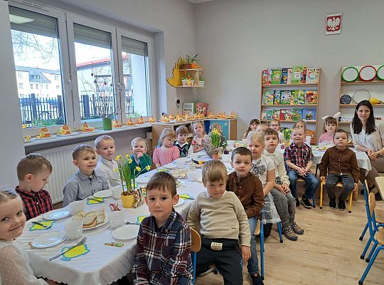Gr.II Wielkanocne śniadanie oraz szukanie wielkanocnych niespodzianek