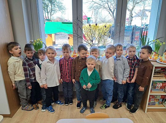 Gr.II Wielkanocne śniadanie oraz szukanie wielkanocnych niespodzianek