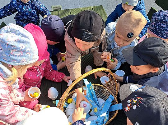 Gr.II Wielkanocne śniadanie oraz szukanie wielkanocnych niespodzianek